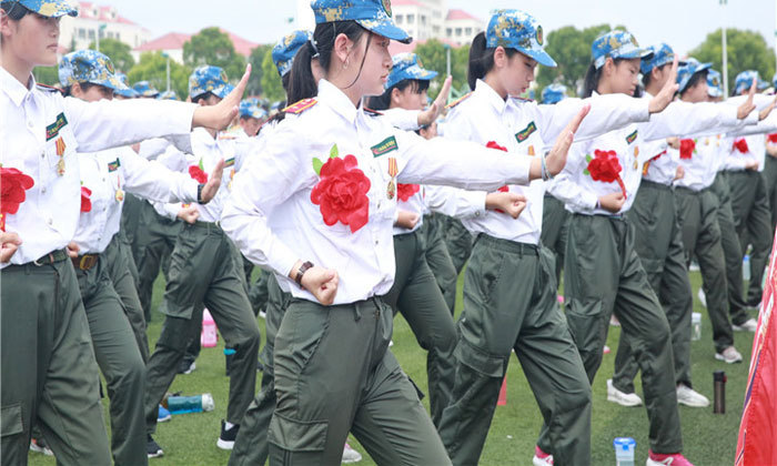上海西點軍事夏令營的收費標(biāo)準(zhǔn)
