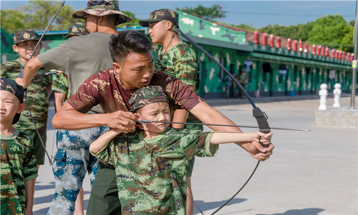 上海兒童軍事夏令營(yíng)