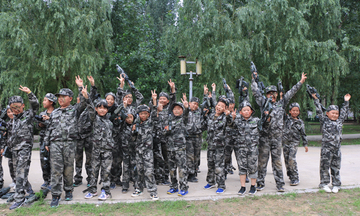 上海軍事夏令營.gif