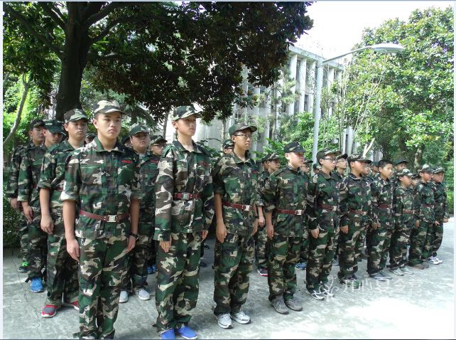 上海軍訓(xùn)夏令營