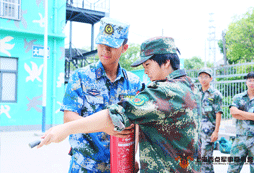 上海報(bào)名軍訓(xùn)夏令營(yíng)去哪家好