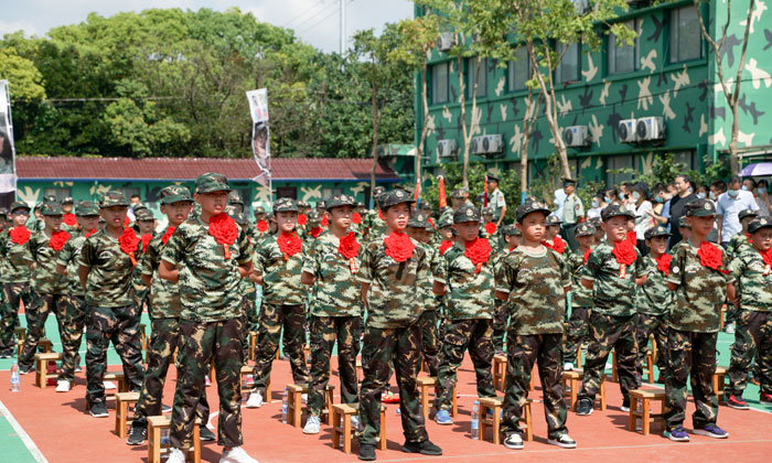 上海軍訓(xùn)夏令營(yíng)多少錢(qián)