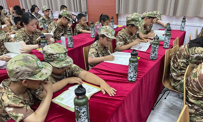 上海軍訓(xùn)體驗的夏令營