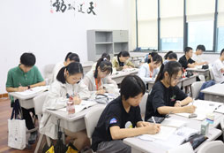 上海市的夏令營哪個機構(gòu)比較好？