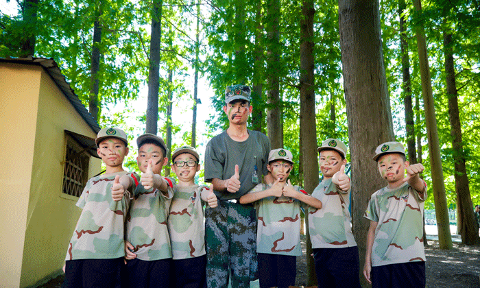 上海小學(xué)生軍事夏令營(yíng).gif