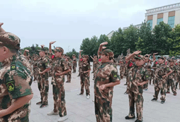 商丘軍事夏令營(yíng)幫助青少年建立正確的人生觀