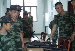 參加上饒軍事夏令營讓孩子學會了什么？