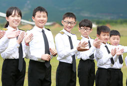 參加臨汾市暑期軍事夏令營(yíng)激發(fā)孩子改變和成長(zhǎng)