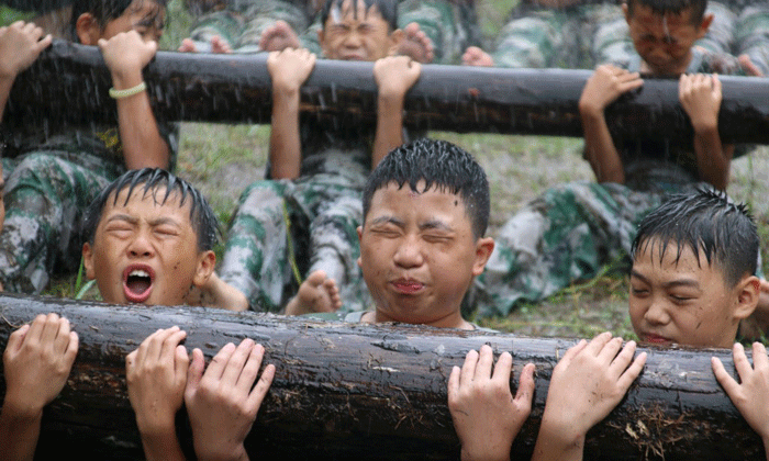 山西青少年軍事夏令營.gif