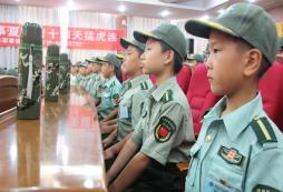 參加山西軍事夏令營鍛煉孩子剛毅品質(zhì)！