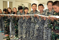 邵陽(yáng)青少年軍事夏令營(yíng)鍛煉孩子堅(jiān)韌不拔