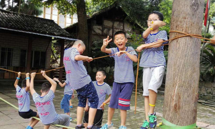 生存夏令營(yíng)