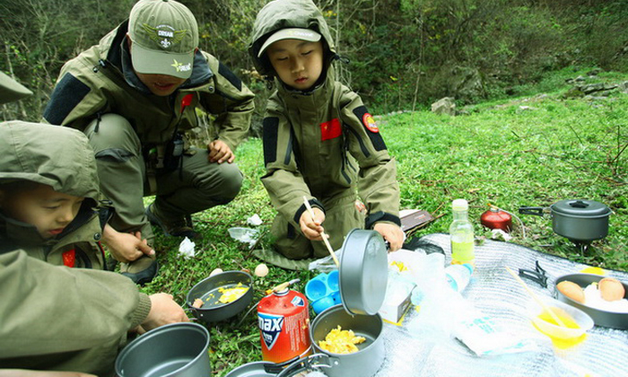 生存軍事拓展夏令營(yíng)有那些.jpg
