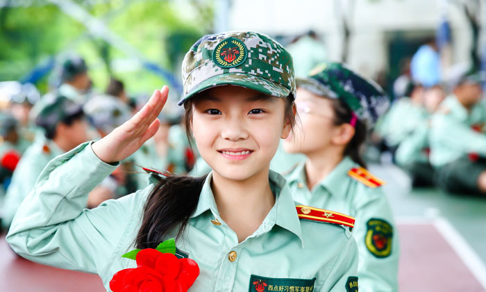 上海西點(diǎn)軍事夏令營的熱門女兵課程.jpg