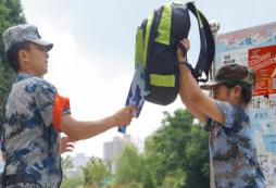 參加戶外生存夏令營需要攜帶哪些物品
