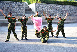 沈陽(yáng)軍事夏令營(yíng)深度挖掘孩子潛能
