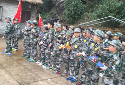 暑假和沈陽青少年軍事夏令營一起探索軍事秘密