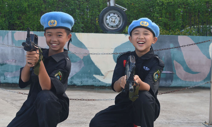 深圳軍事夏令營(yíng).jpg