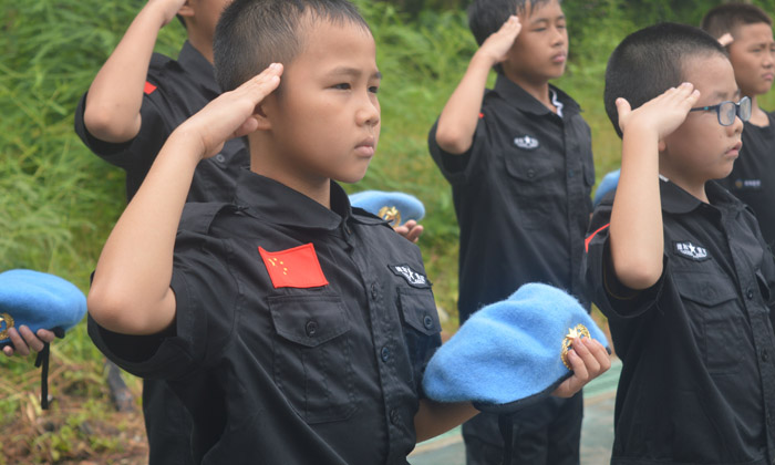 深圳軍事夏令營(yíng)哪個(gè)正規(guī)