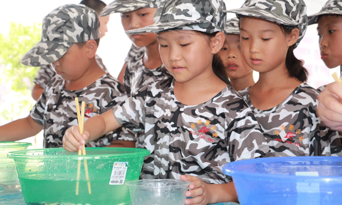 深圳軍事夏令營(yíng).gif