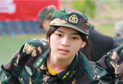 一個(gè)月的深圳軍事化夏令營(yíng)多少錢