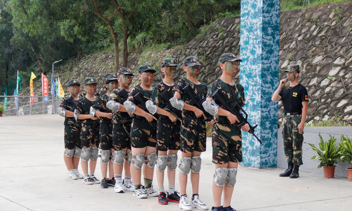 深圳軍事夏令營(yíng)報(bào)名多少錢(qián)