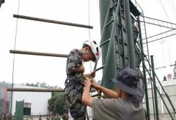 參加深圳軍事夏令營對于中小學生有什么好處