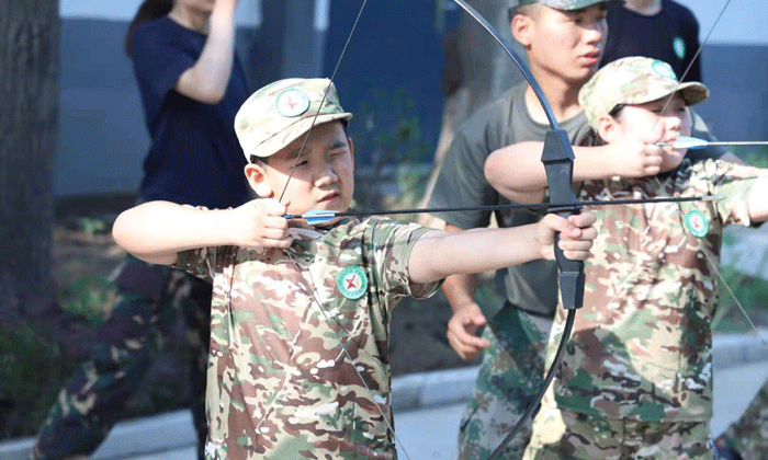 深圳軍訓(xùn)夏令營哪家好
