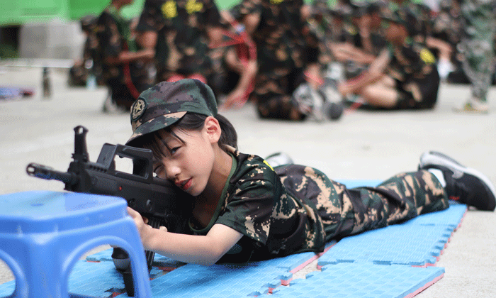 深圳軍事夏令營.gif