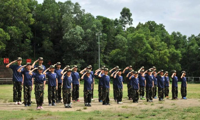 2024深圳軍事拓展夏令營(yíng)怎么樣？.jpg