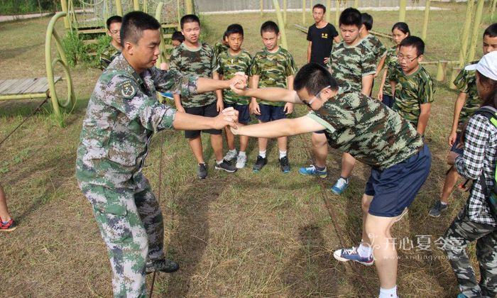 深圳地區(qū)軍事夏令營機構(gòu).jpg