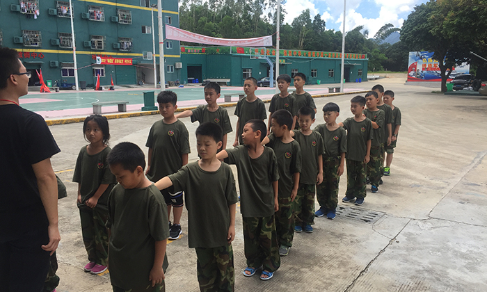 參加深圳軍事夏令營(yíng)活動(dòng)的好處.jpg