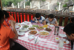 深圳夏令營活動充實(shí)了一個孩子的暑假