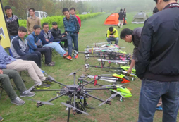 深圳無人機夏令營帶孩子暢游科技的世界