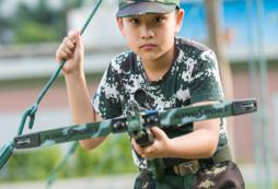 深圳軍事夏令營招收多大年齡的孩子