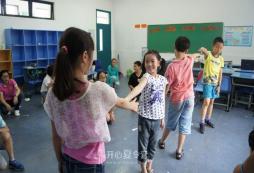 石家莊英語夏令營讓學(xué)生懂得從生活中尋找秘密