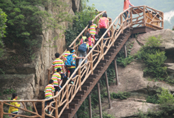 暑期夏令營在這個夏天讓孩子不做溫室的花朵