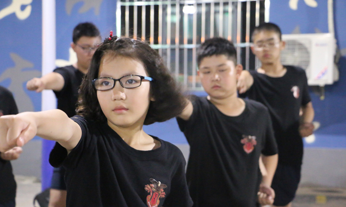 假期有合適女生參加的軍事化訓練營嗎？.jpg