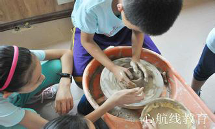 暑假國外夏令營對(duì)孩子成長有什么幫助