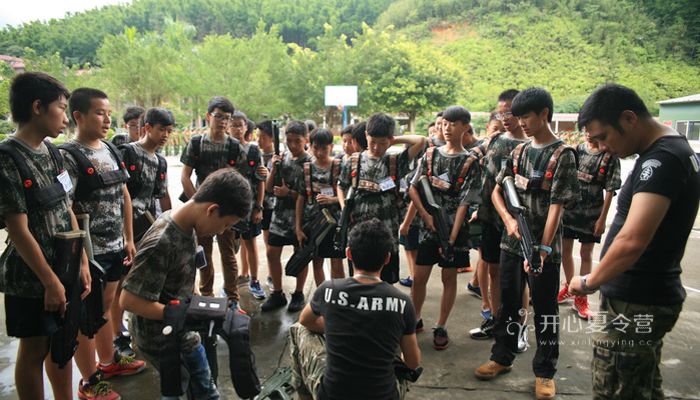 暑期軍事夏令營(yíng)合適多大的孩子參加.jpg