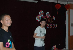看上海新東方暑期夏令營(yíng)是如何提高學(xué)生聽(tīng)力的