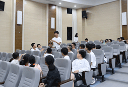 開會(huì)討論問題