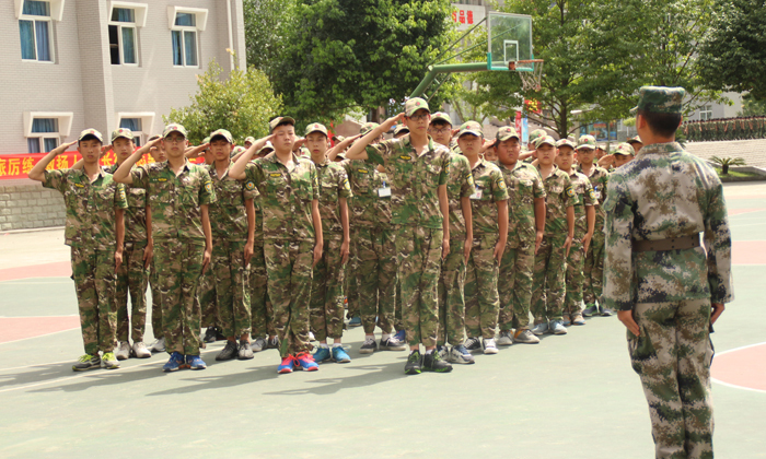 四川軍事夏令營費用