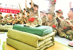 四川軍事夏令營價格揭秘，報名費(fèi)用讓你心動不已！