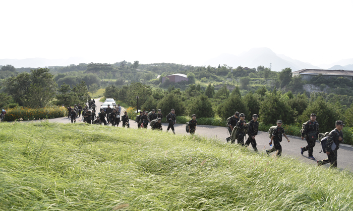 少年軍旅夏令營之野外拉練
