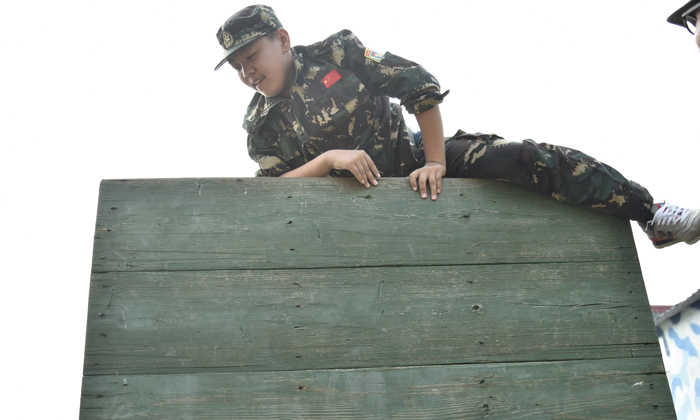 少年軍旅夏令營拓展訓(xùn)練