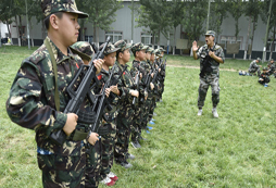 中國少年軍旅夏令營讓孩子學(xué)會(huì)獨(dú)立自理！