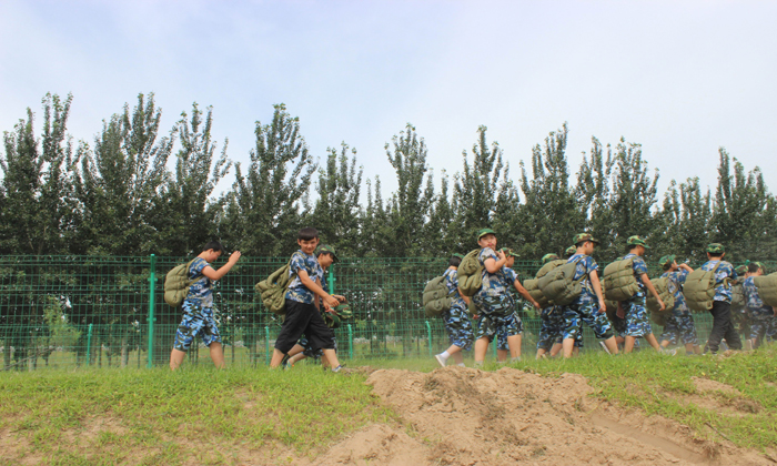 青少年軍事夏令營軍事訓練