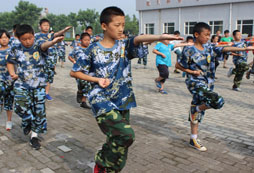 中國(guó)青少年軍事夏令營(yíng)與其他軍事?tīng)I(yíng)有什么區(qū)別？