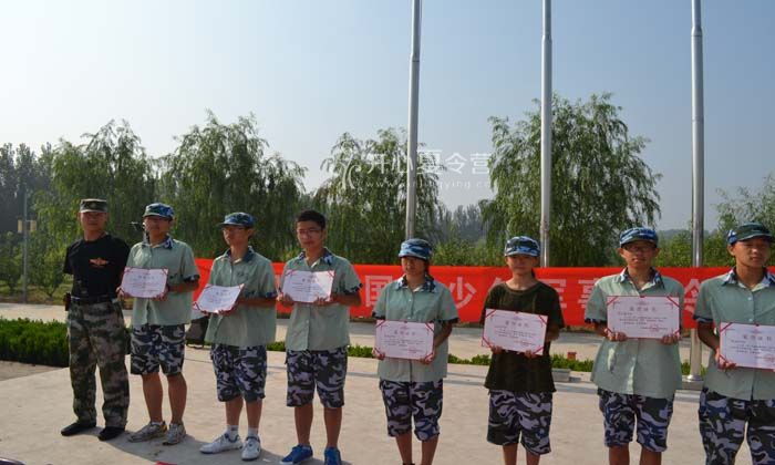 中國青少年軍事夏令營的拓展活動